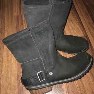black, short winter boots